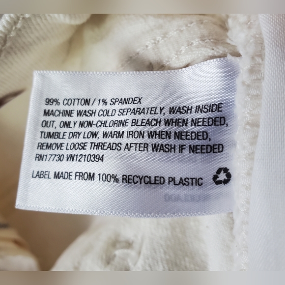 Universal Thread Women's Vintage Straight Vintage Retro Jeans - Picture 7 of 7